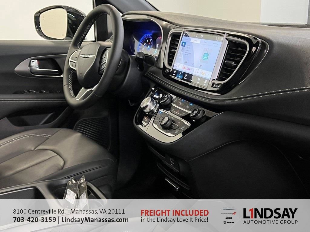 New 2026 Chrysler Pacifica Select image 7