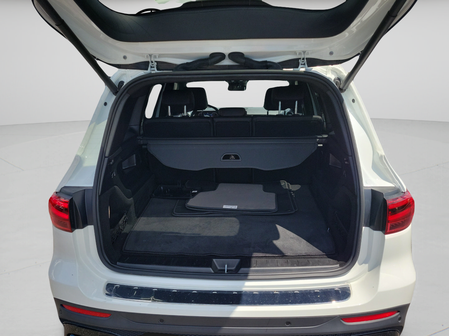 Certified 2024 Mercedes-Benz GLB 250 image 5