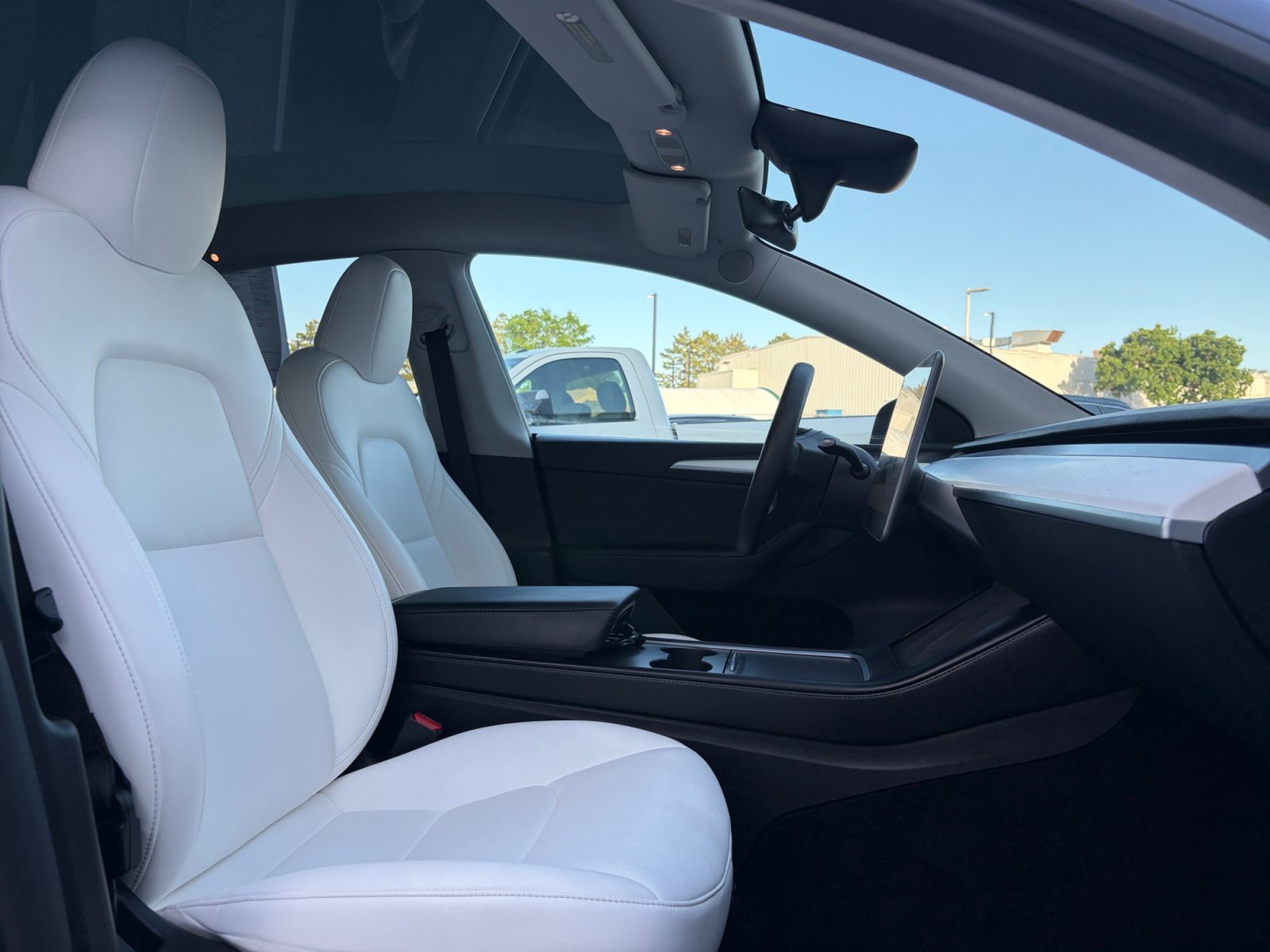 Used 2023 Tesla Model Y Long Range AWD/4WD image 28