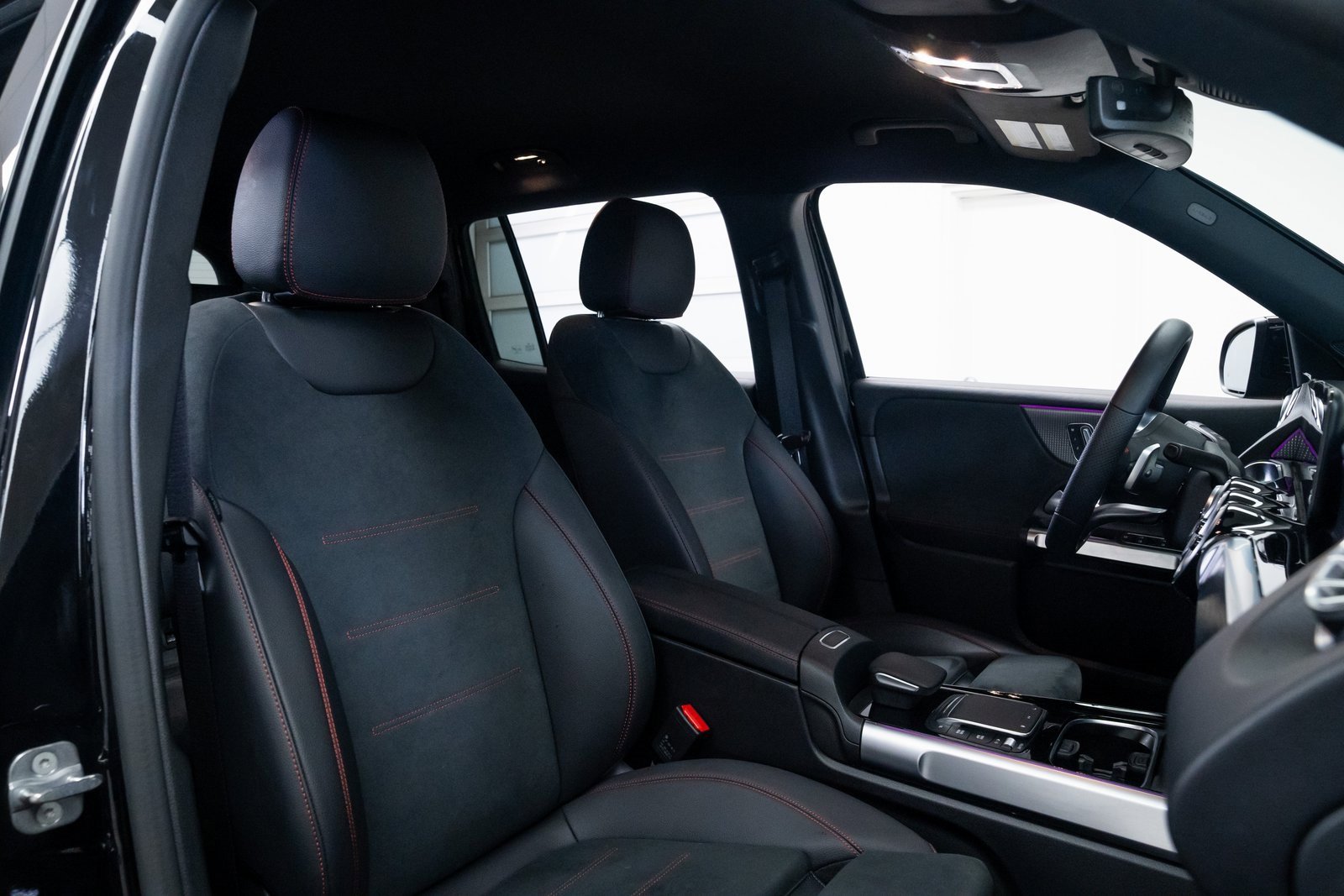 Used 2023 Mercedes-Benz EQB 300 4MATIC image 23