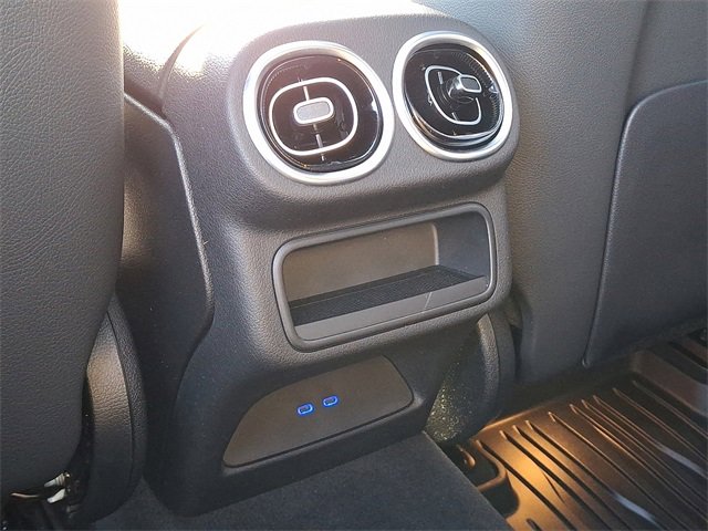 Used 2025 Mercedes-Benz GLC 300 4MATIC image 12