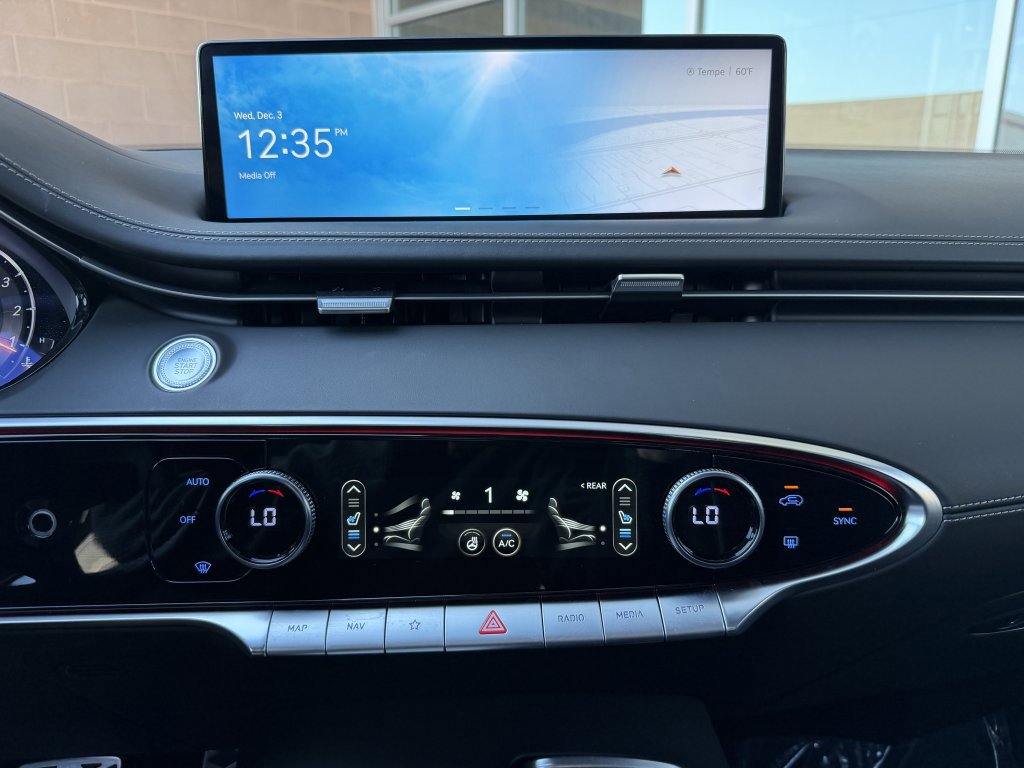 Used 2025 Genesis GV70 2.5T w/ Sport Prestige Package image 19