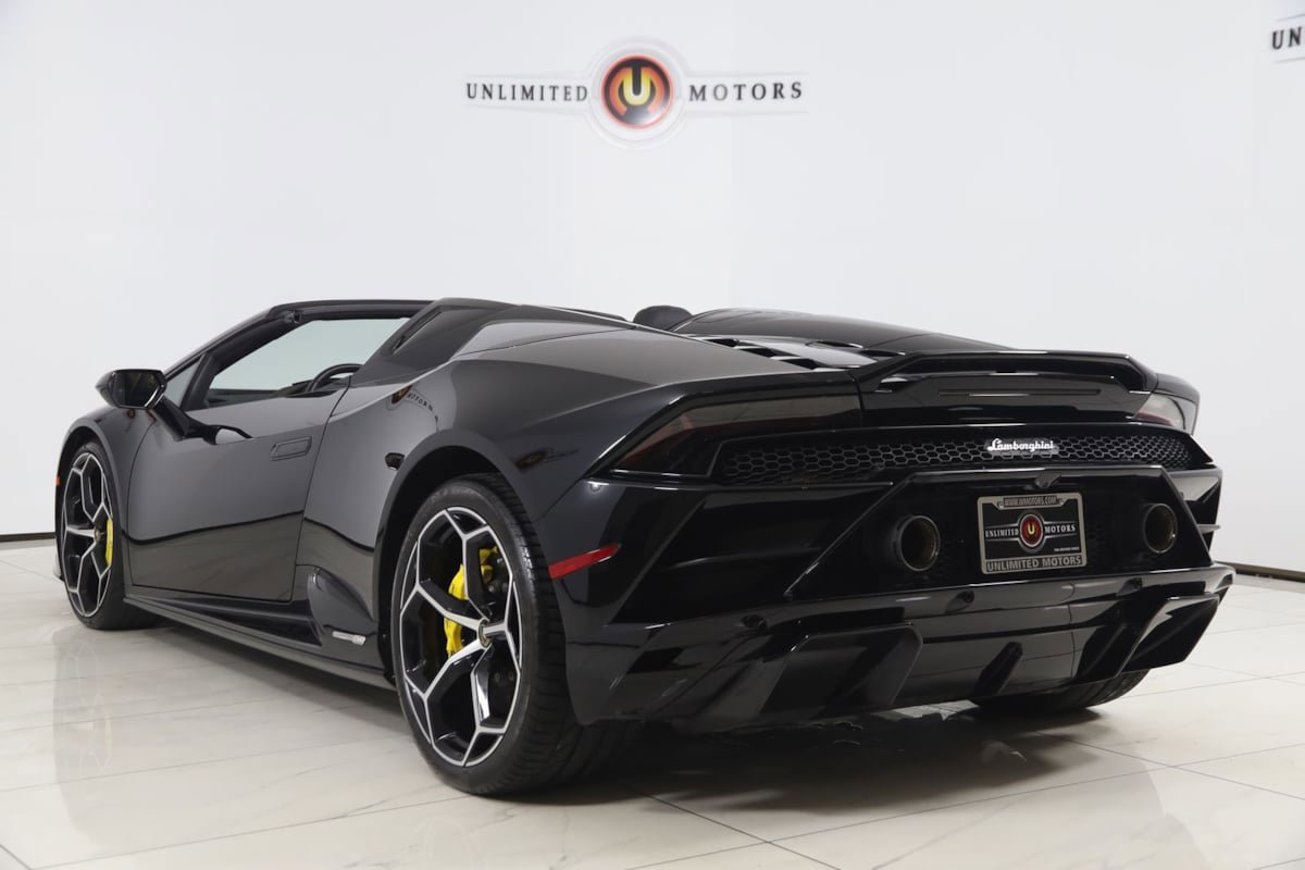 Used 2023 Lamborghini Huracan EVO image 37