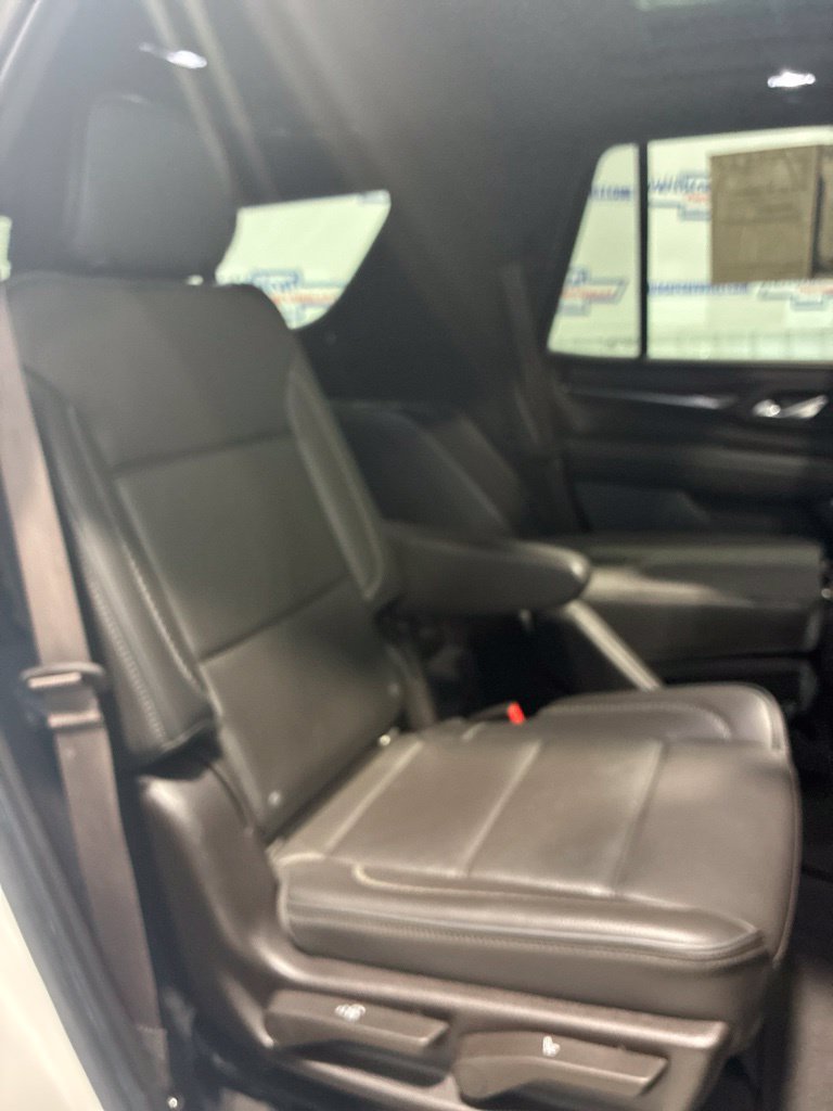 Used 2022 GMC Yukon Denali w/ Denali Premium Package AWD/4WD image 37