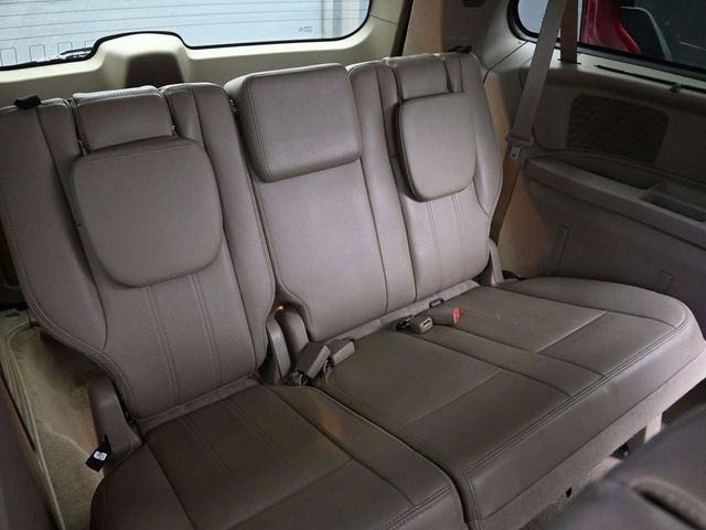 Used 2014 Chrysler Town & Country Touring-L w/ Driver Convenience Group image 15