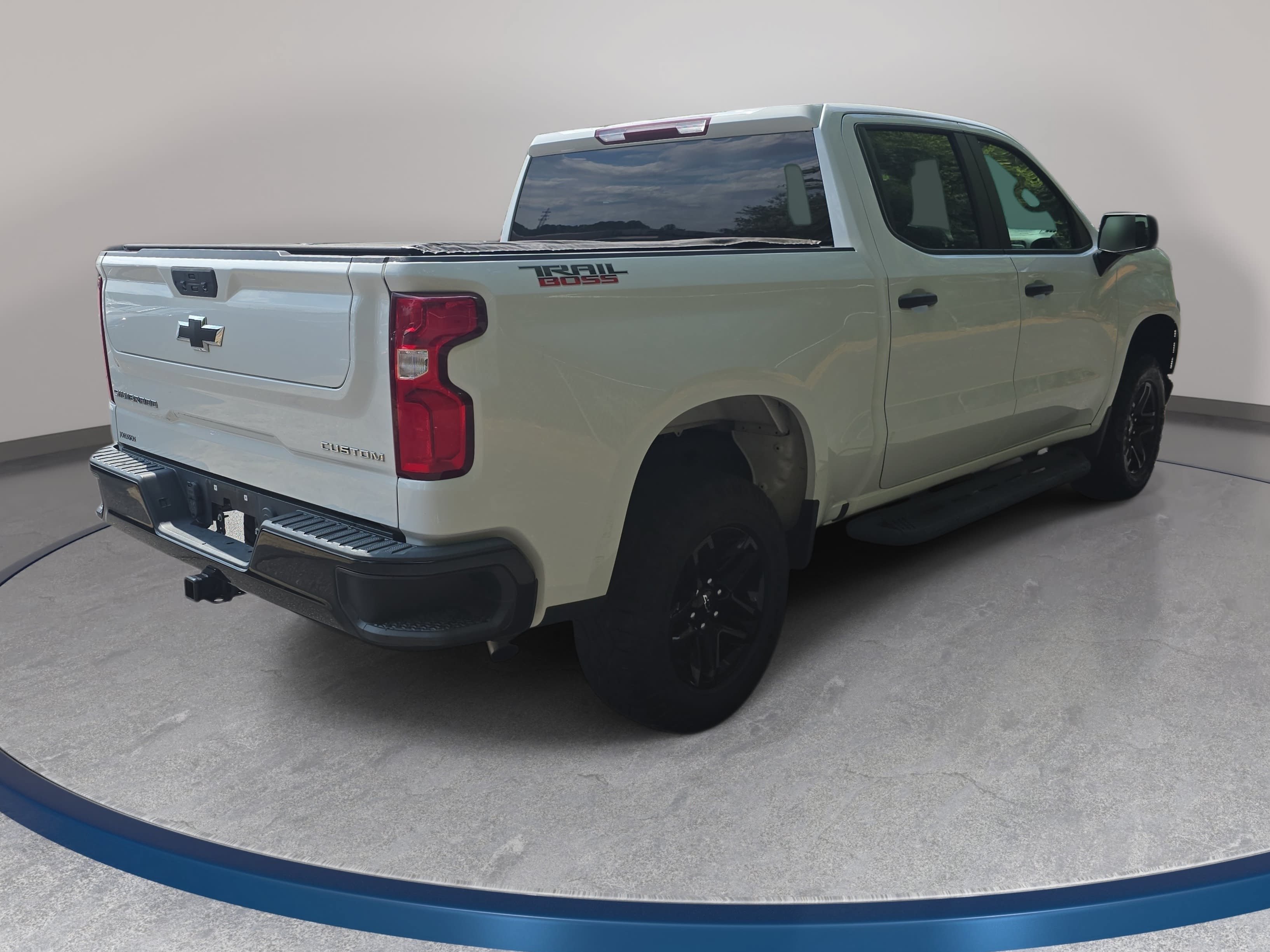 Used 2022 Chevrolet Silverado 1500 Custom Trail Boss w/ Safety Confidence Package AWD/4WD image 5