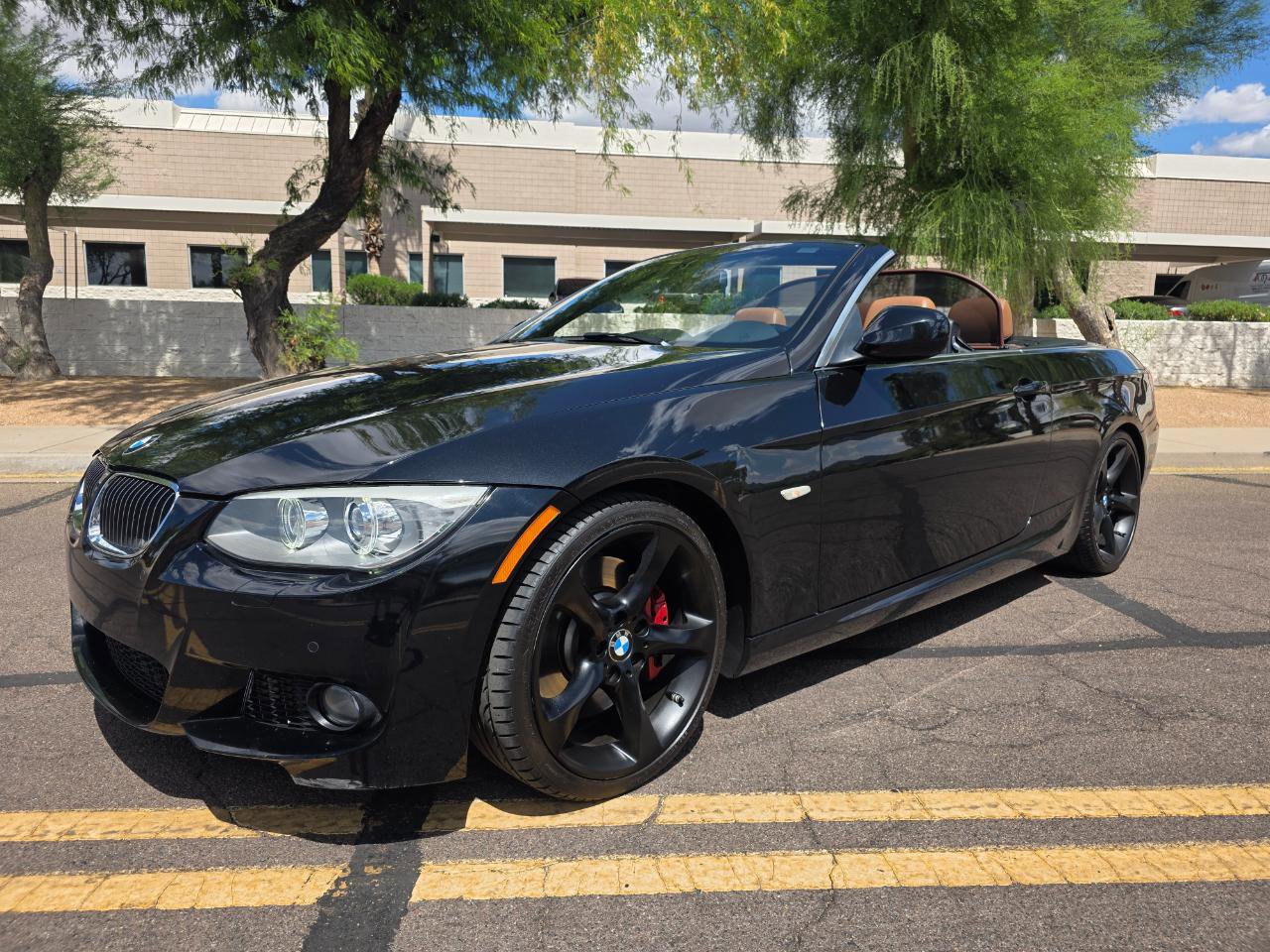 Used 2012 BMW 335i Convertible image 2