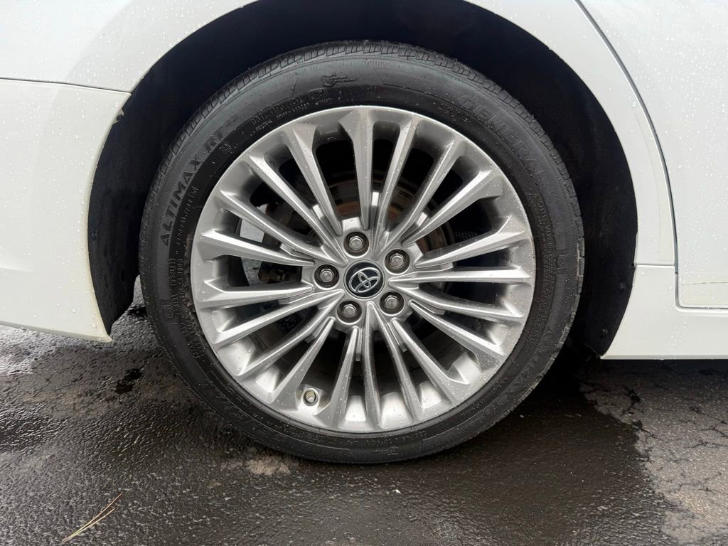 Used 2019 Toyota Avalon Limited w/ Advanced Safety Package image 38