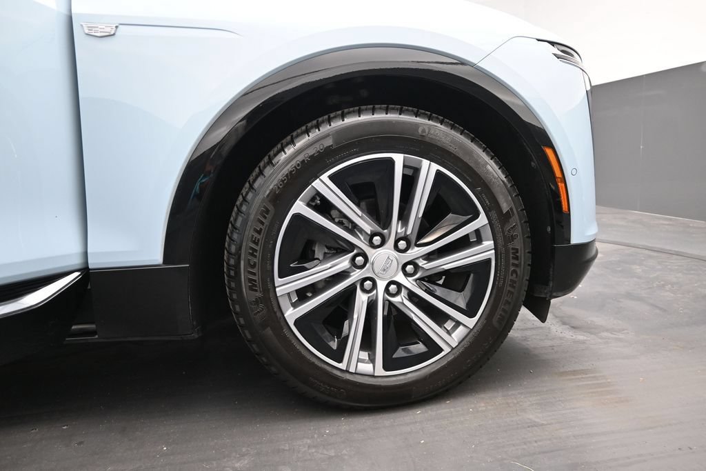 Certified 2024 Cadillac Lyriq Luxury AWD/4WD image 17