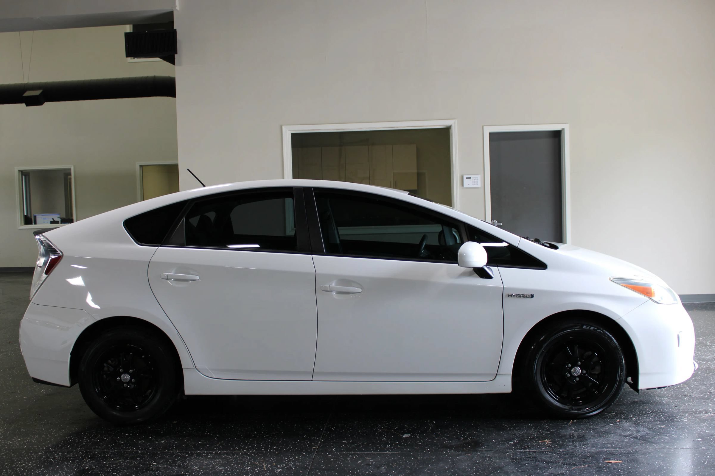 Used 2014 Toyota Prius Two FWD image 2