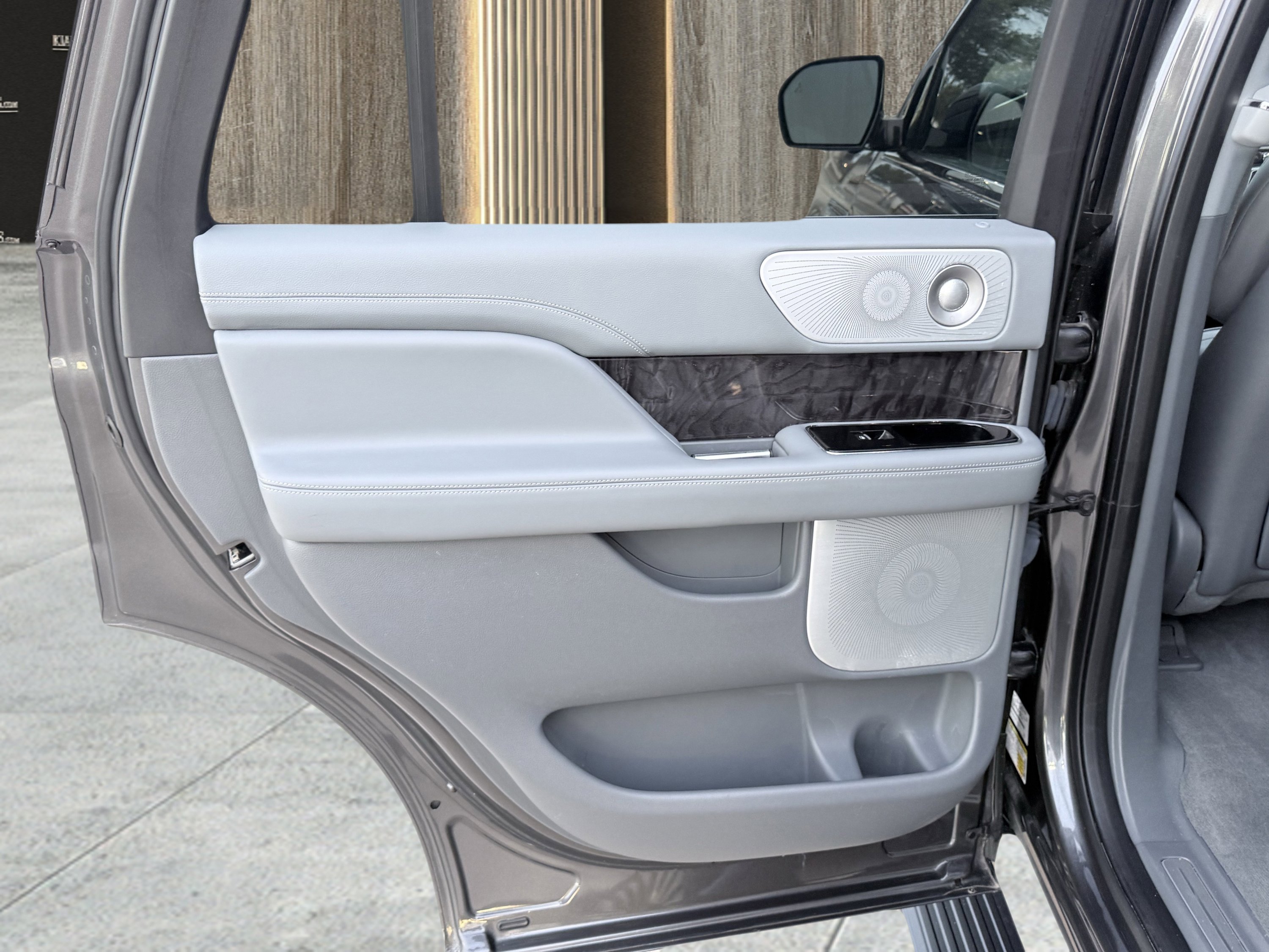 Used 2018 Lincoln Navigator Reserve w/ Technology Package image 33