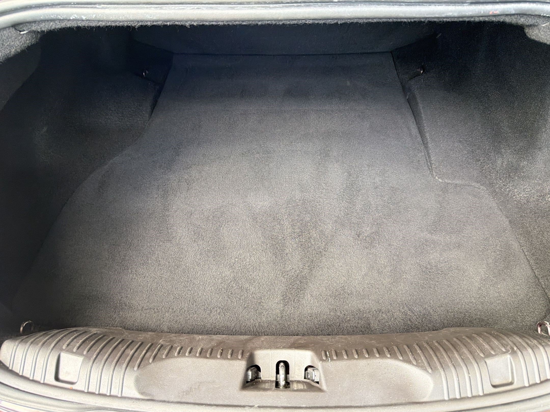 Used 2013 Jaguar XF RWD image 34