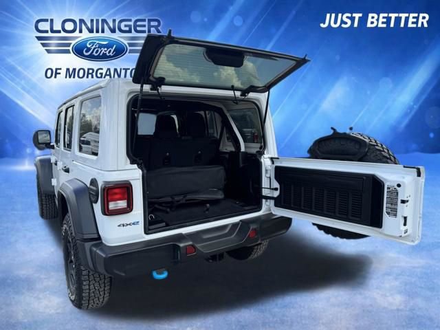 Used 2023 Jeep Wrangler Unlimited w/ Cold Weather Group AWD/4WD image 10