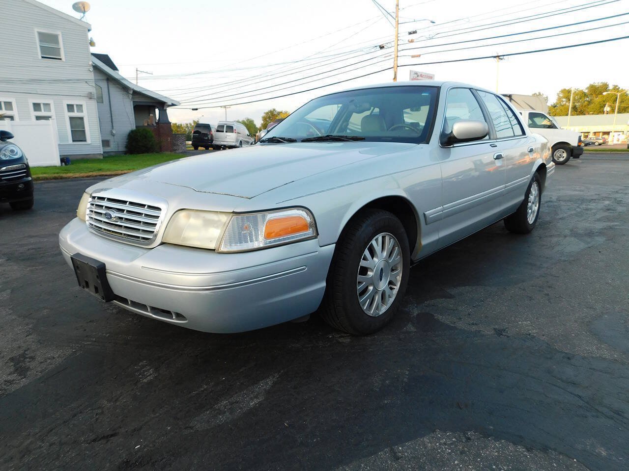 Used 2003 Ford Crown Victoria LX RWD image 4