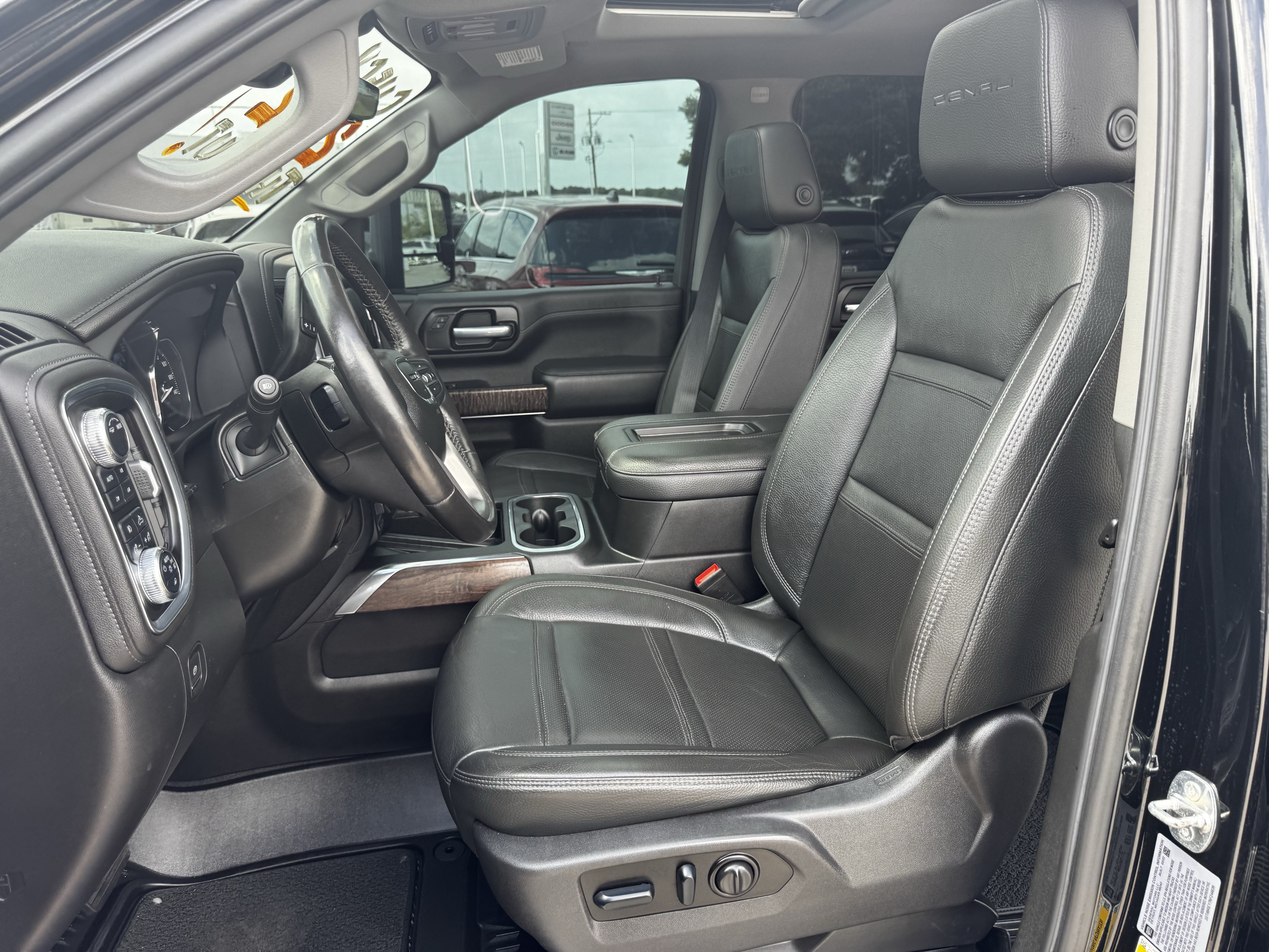 Used 2022 GMC Sierra 2500 Denali w/ Denali Ultimate Package AWD/4WD image 28
