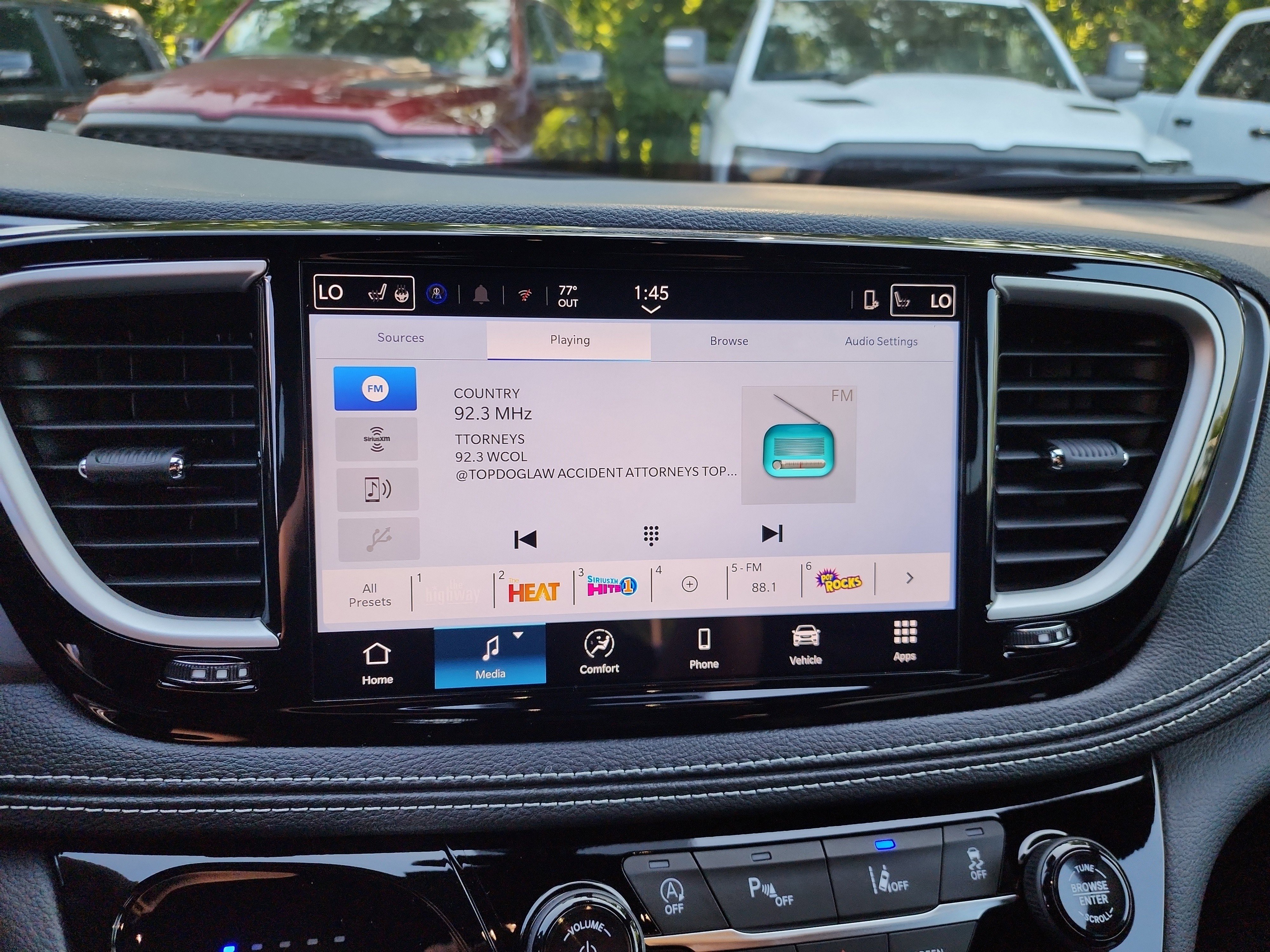 New 2026 Chrysler Pacifica Select image 4