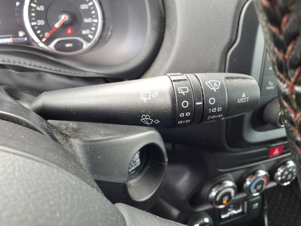 Used 2017 Jeep Renegade Trailhawk image 22