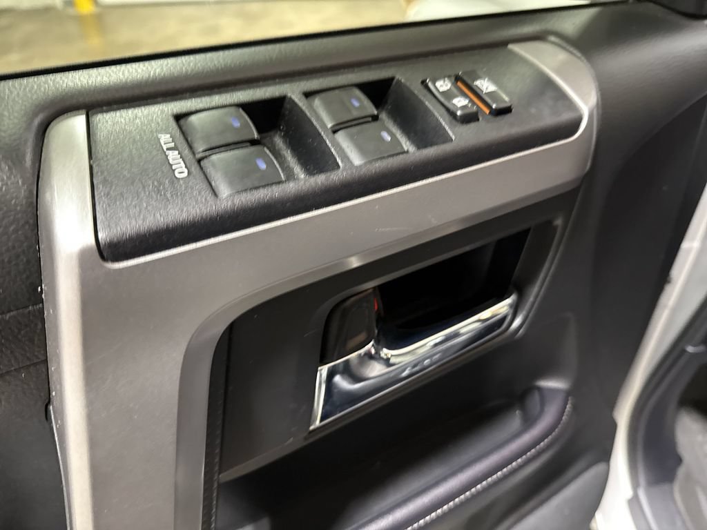 Used 2018 Toyota 4Runner SR5 RWD image 21