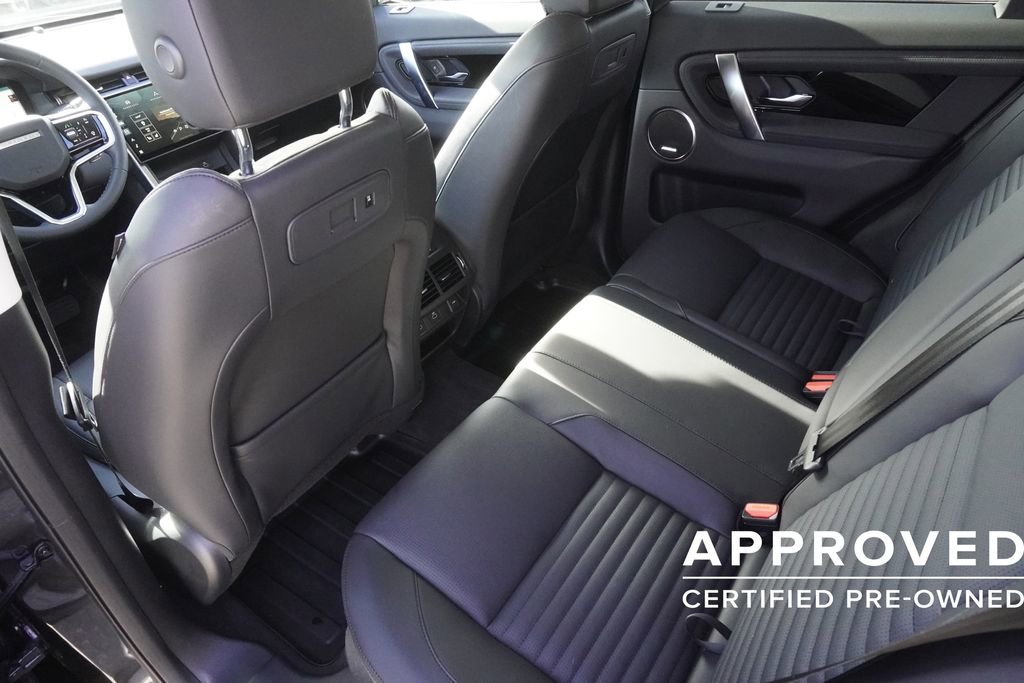 Used 2025 Land Rover Discovery Sport S image 30