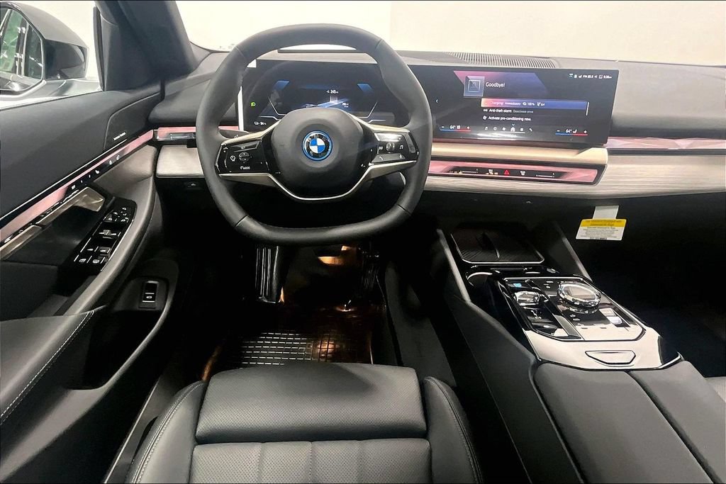 New 2026 BMW i5 eDrive40 w/ Executive Package RWD image 11