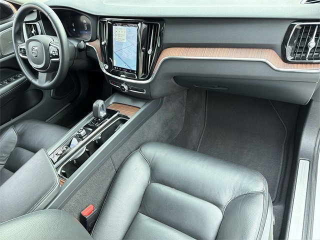 Used 2024 Volvo S60 B5 Plus image 33