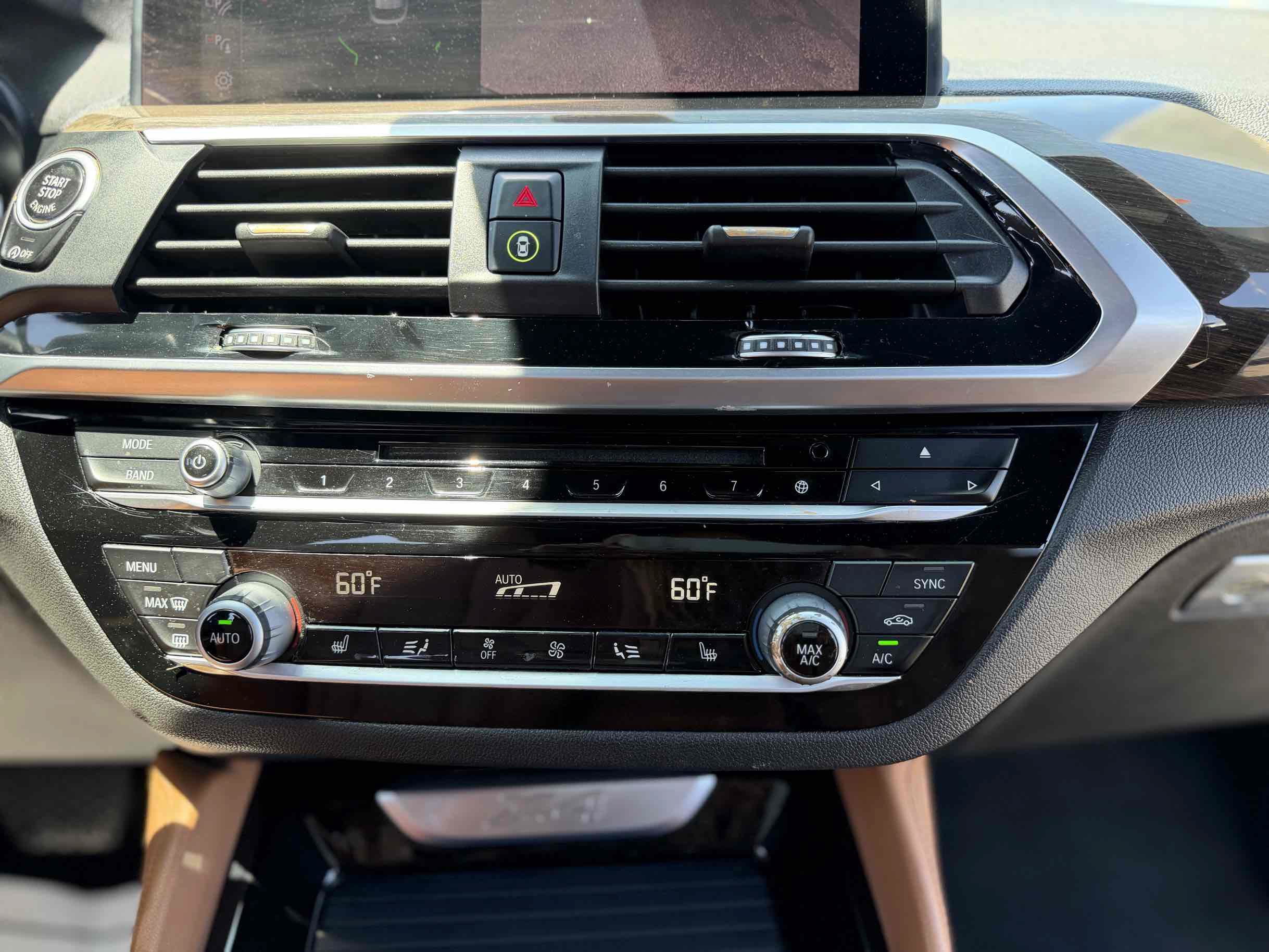Used 2019 BMW X4 xDrive30i w/ Driving Assistance Package AWD/4WD image 17