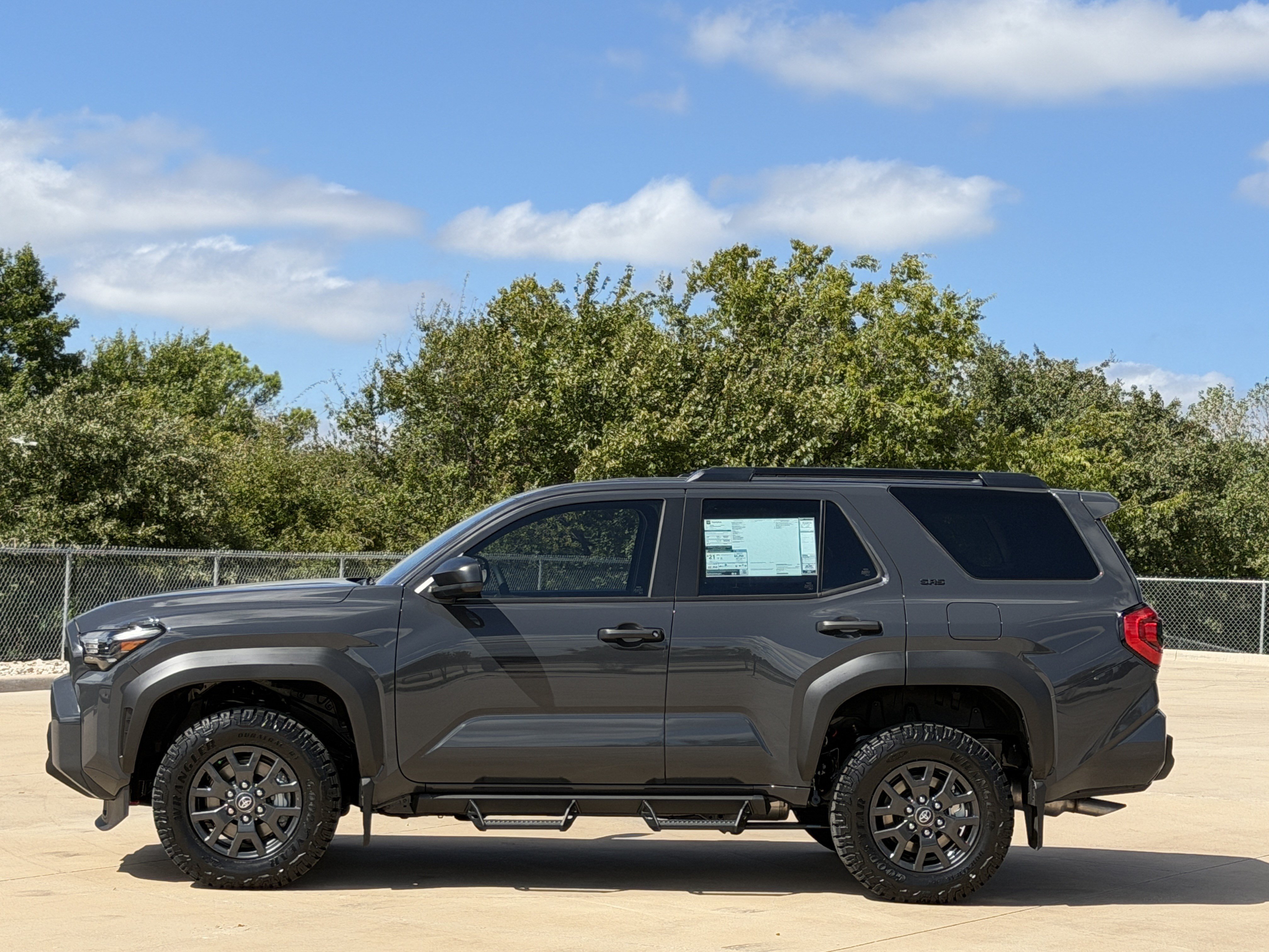 New 2026 Toyota 4Runner SR5 AWD/4WD image 3