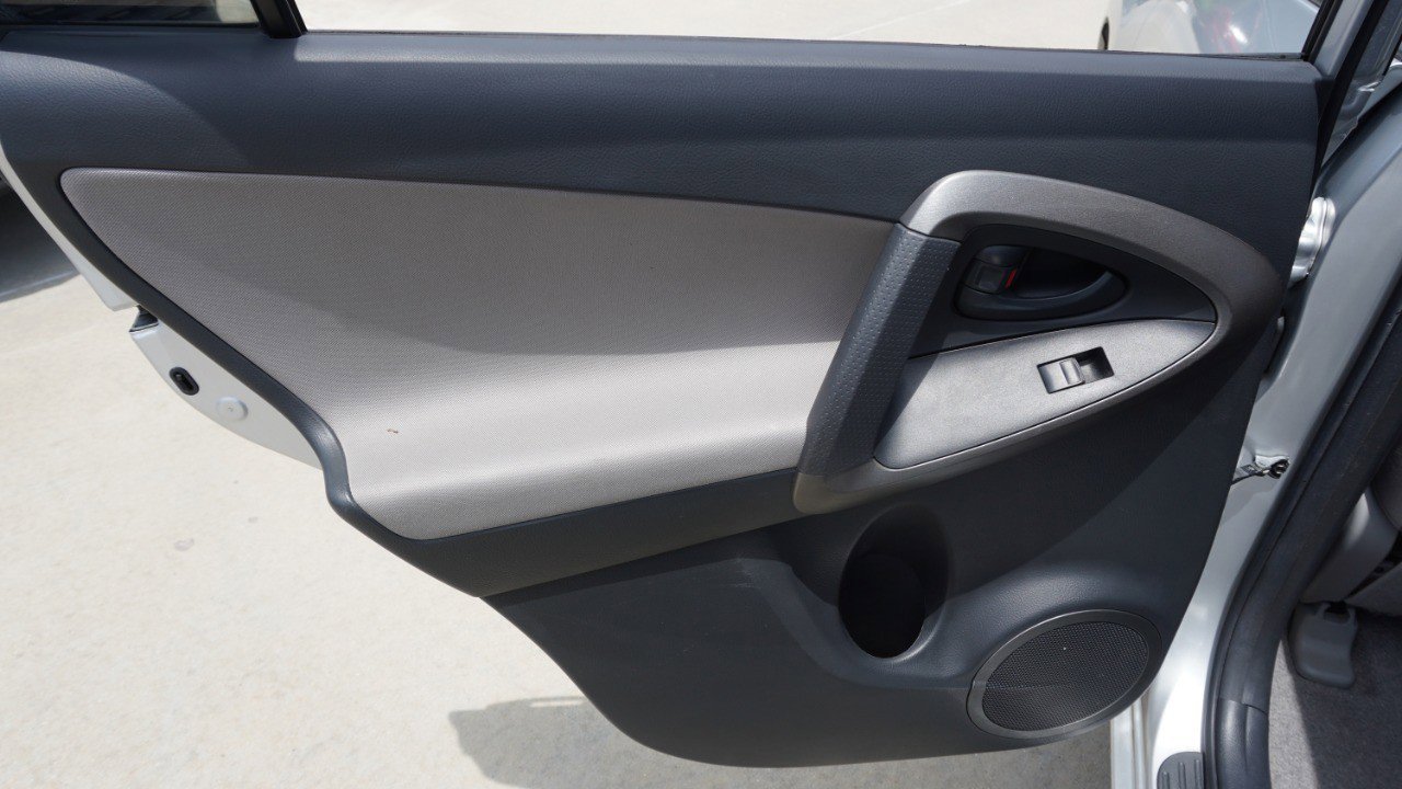 Used 2010 Toyota RAV4 2WD image 27