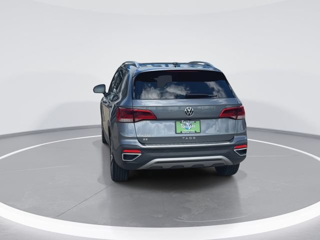 Used 2023 Volkswagen Taos SE w/ Panoramic Sunroof Package FWD image 8