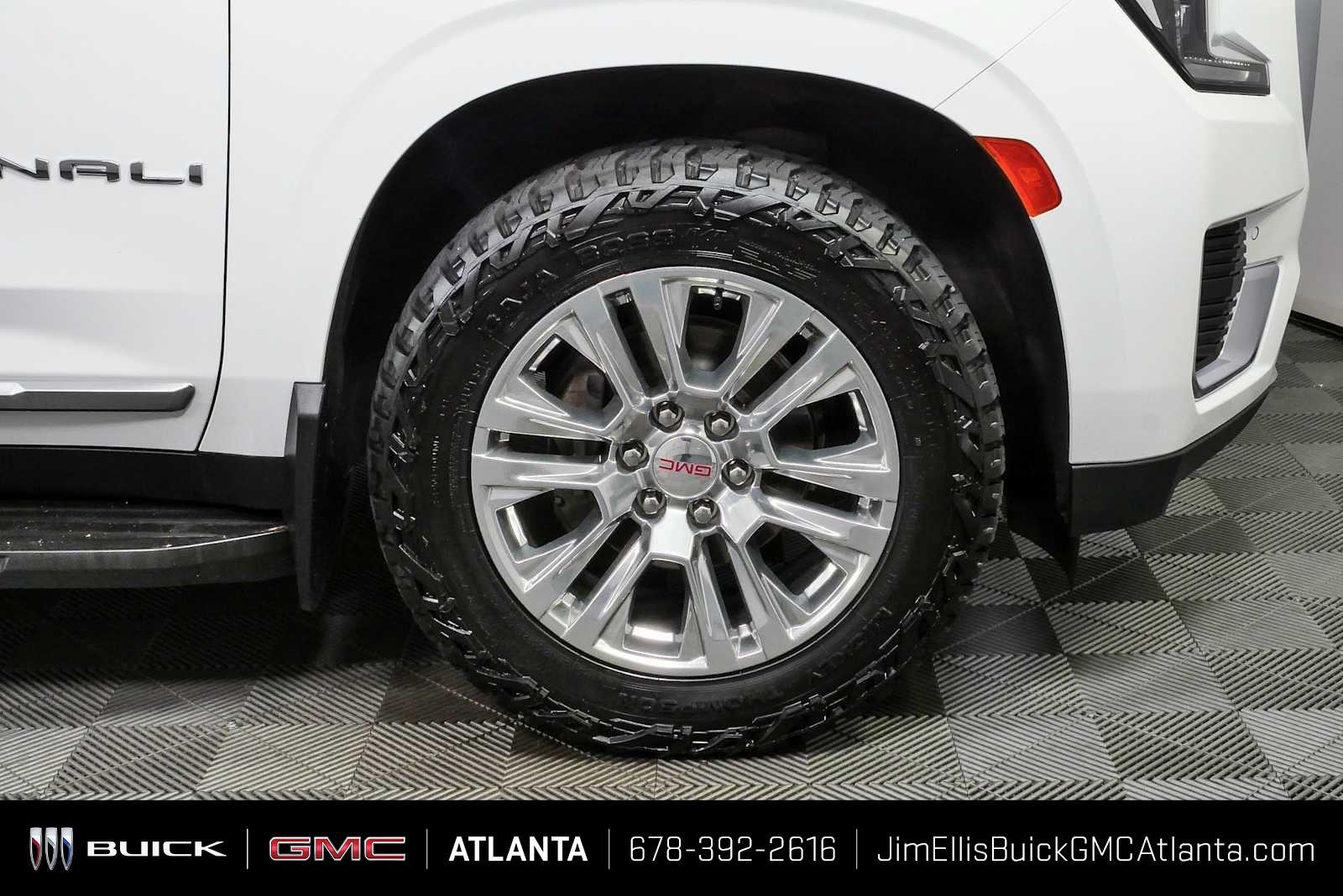 Certified 2022 GMC Yukon XL Denali w/ Max Trailering Package AWD/4WD image 41