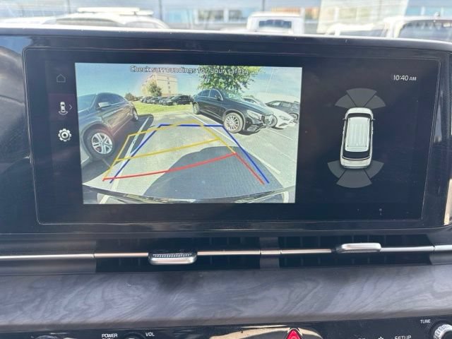 Used 2024 Kia Carnival EX FWD image 31