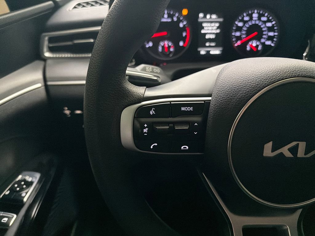 Used 2023 Kia K5 LXS image 23