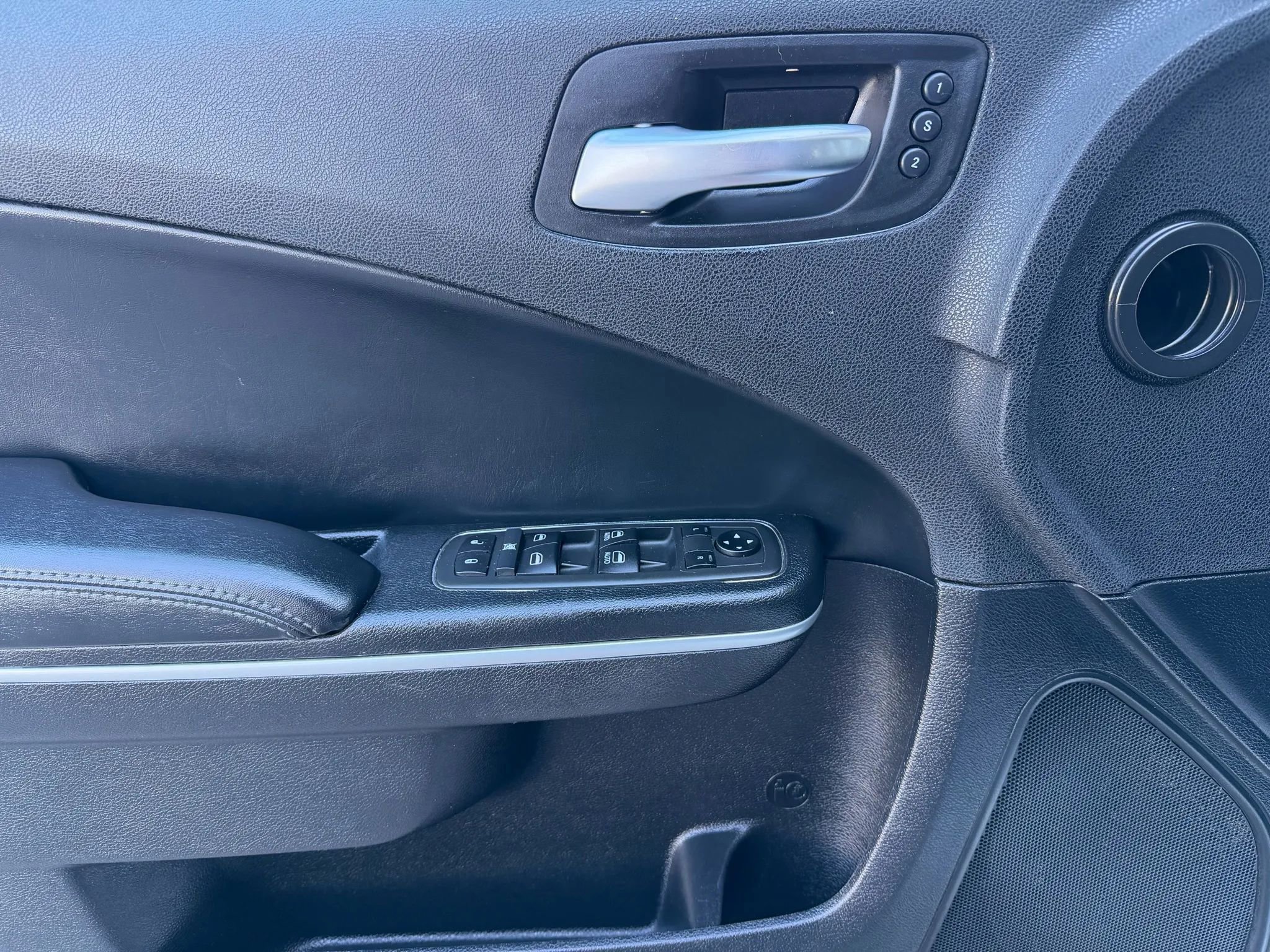 Used 2021 Dodge Charger SXT w/ Leather Interior Group image 7