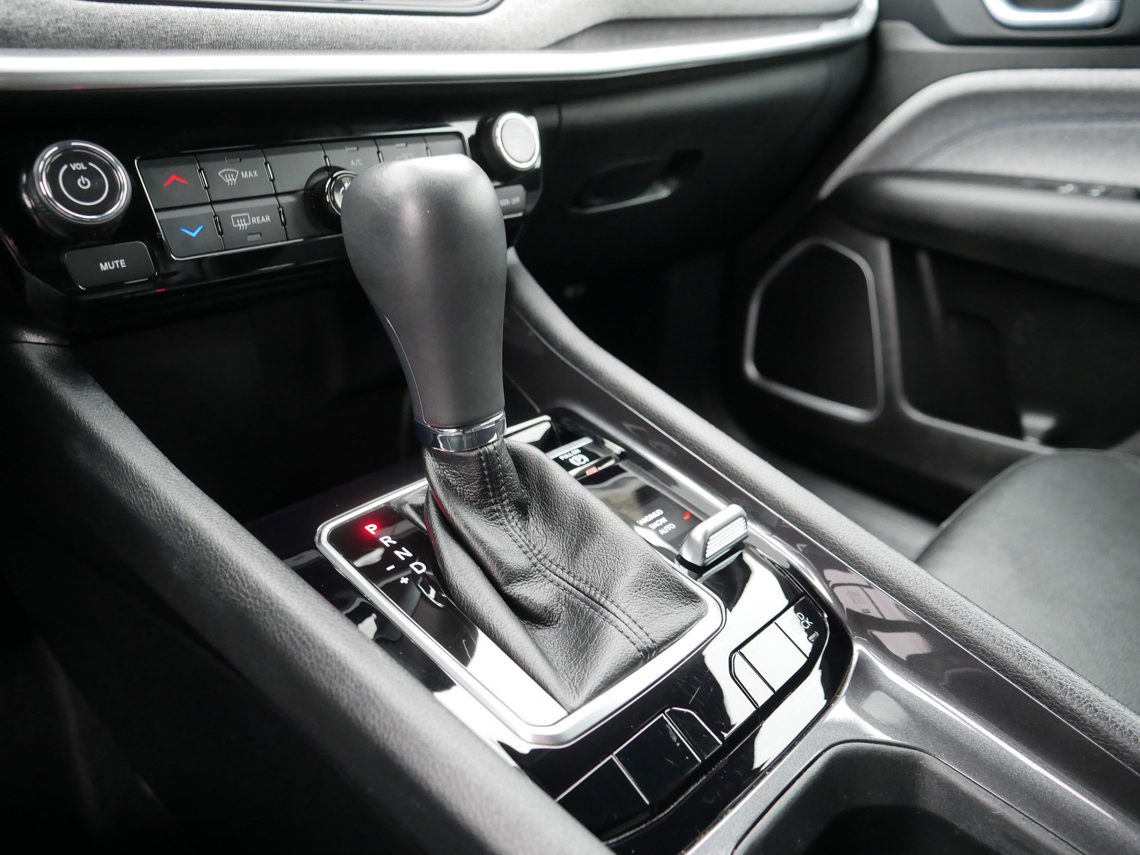 Certified 2024 Jeep Compass Latitude image 24