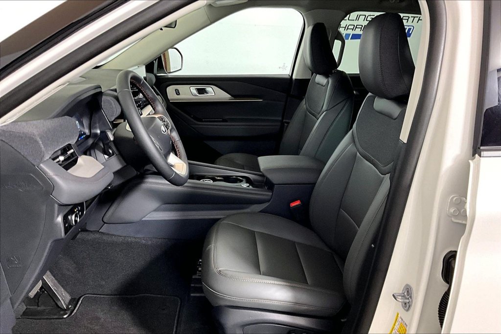 New 2026 Ford Explorer Active w/ Active Comfort Package RWD image 9