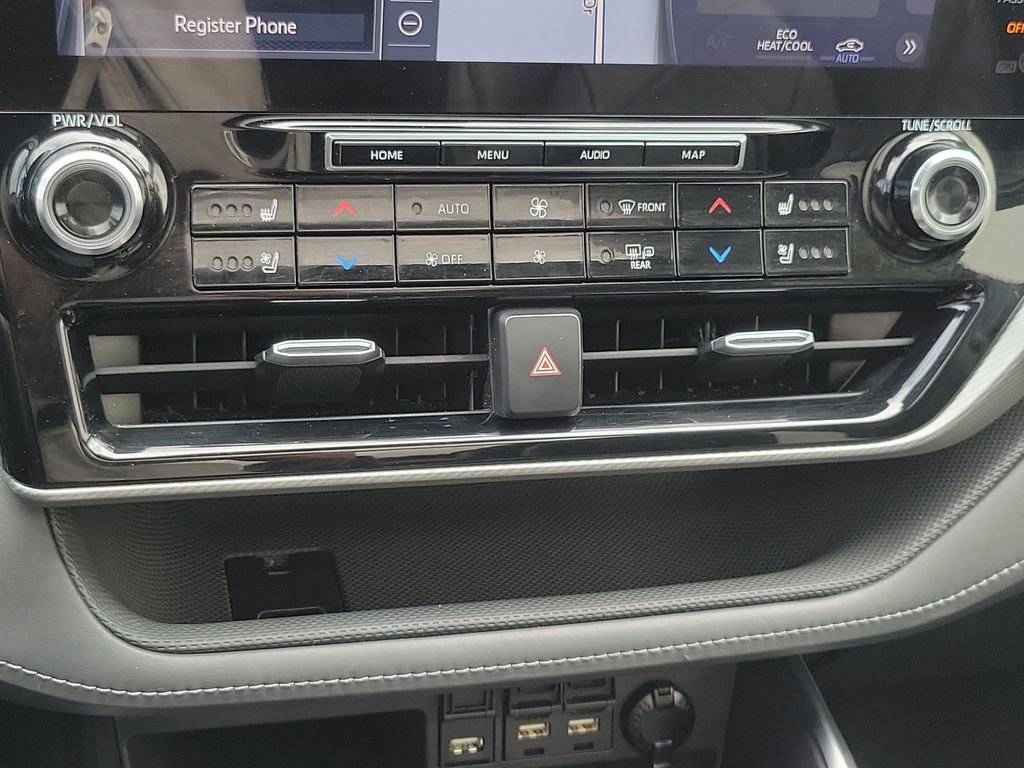 Used 2021 Toyota Highlander Platinum image 31