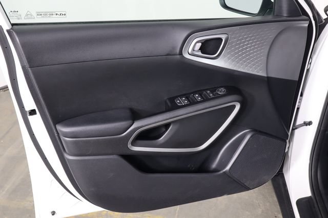 Used 2023 Kia Soul LX FWD image 19
