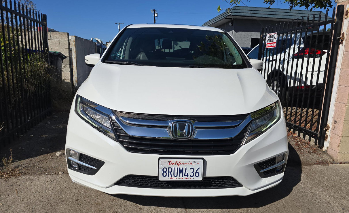 Used 2020 Honda Odyssey Touring image 2