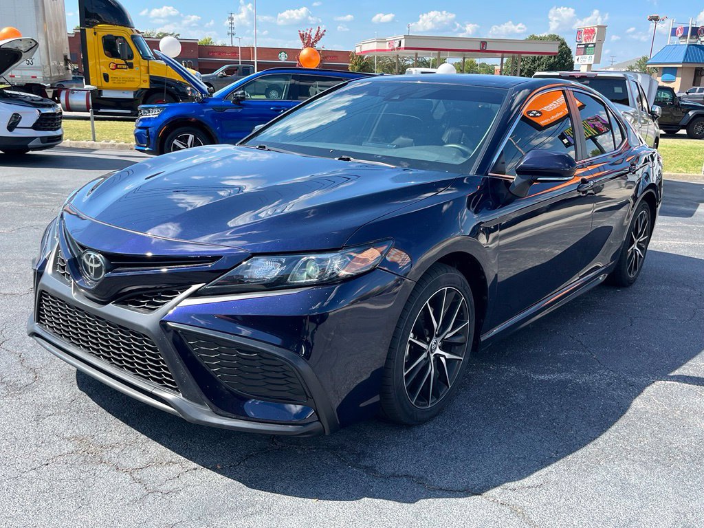 Used 2022 Toyota Camry SE FWD image 4