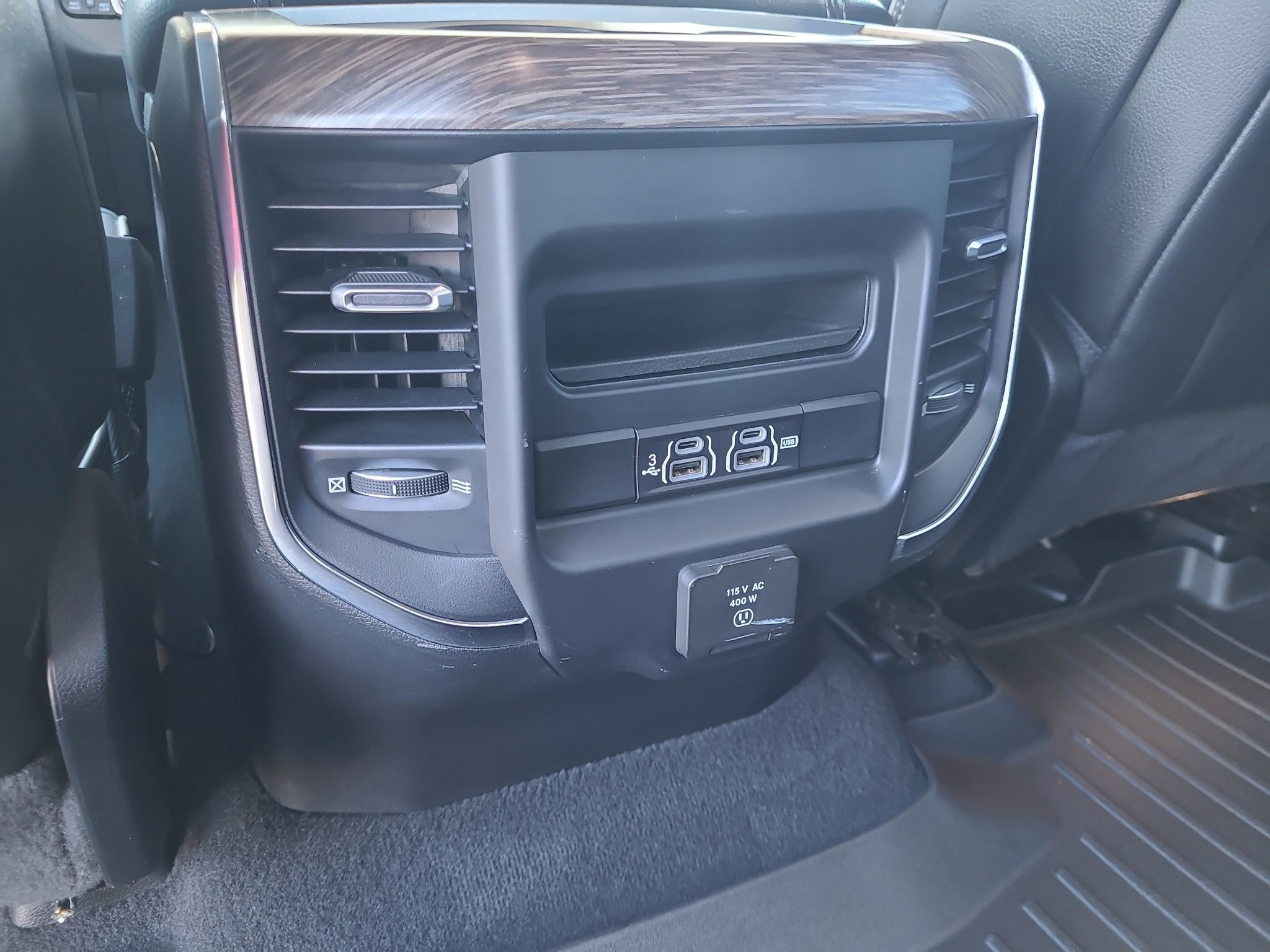 Used 2019 RAM 1500 Laramie image 30