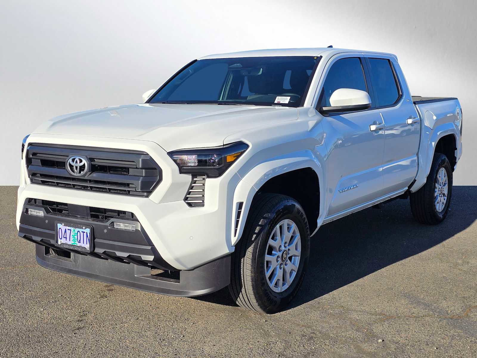 Certified 2025 Toyota Tacoma SR5 image 8