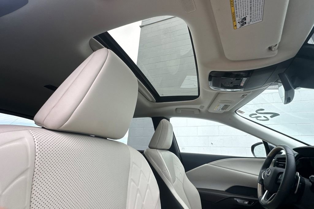 Certified 2023 Lexus RX 350h w/ Accessory Package (Z1) image 17