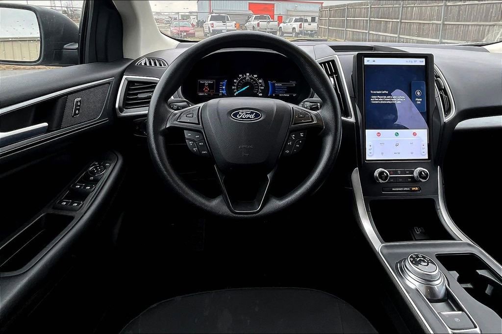Used 2024 Ford Edge SE image 5