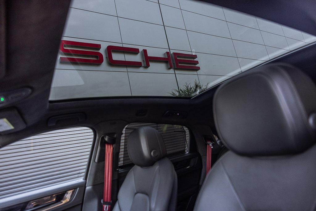Certified 2025 Porsche Cayenne GTS image 18