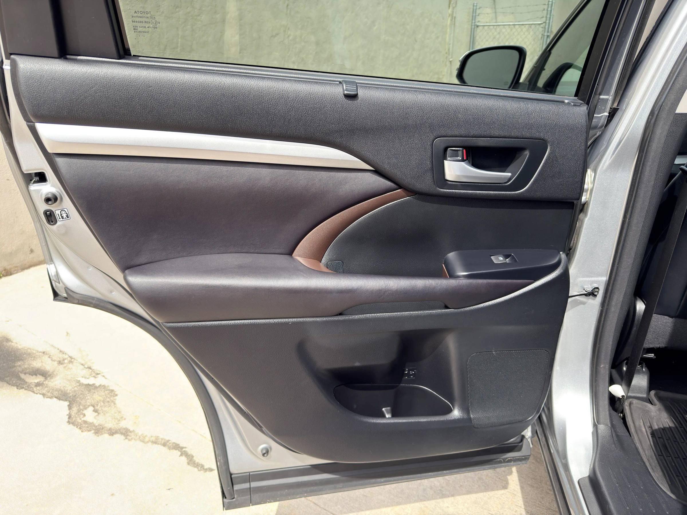 Used 2016 Toyota Highlander XLE image 33