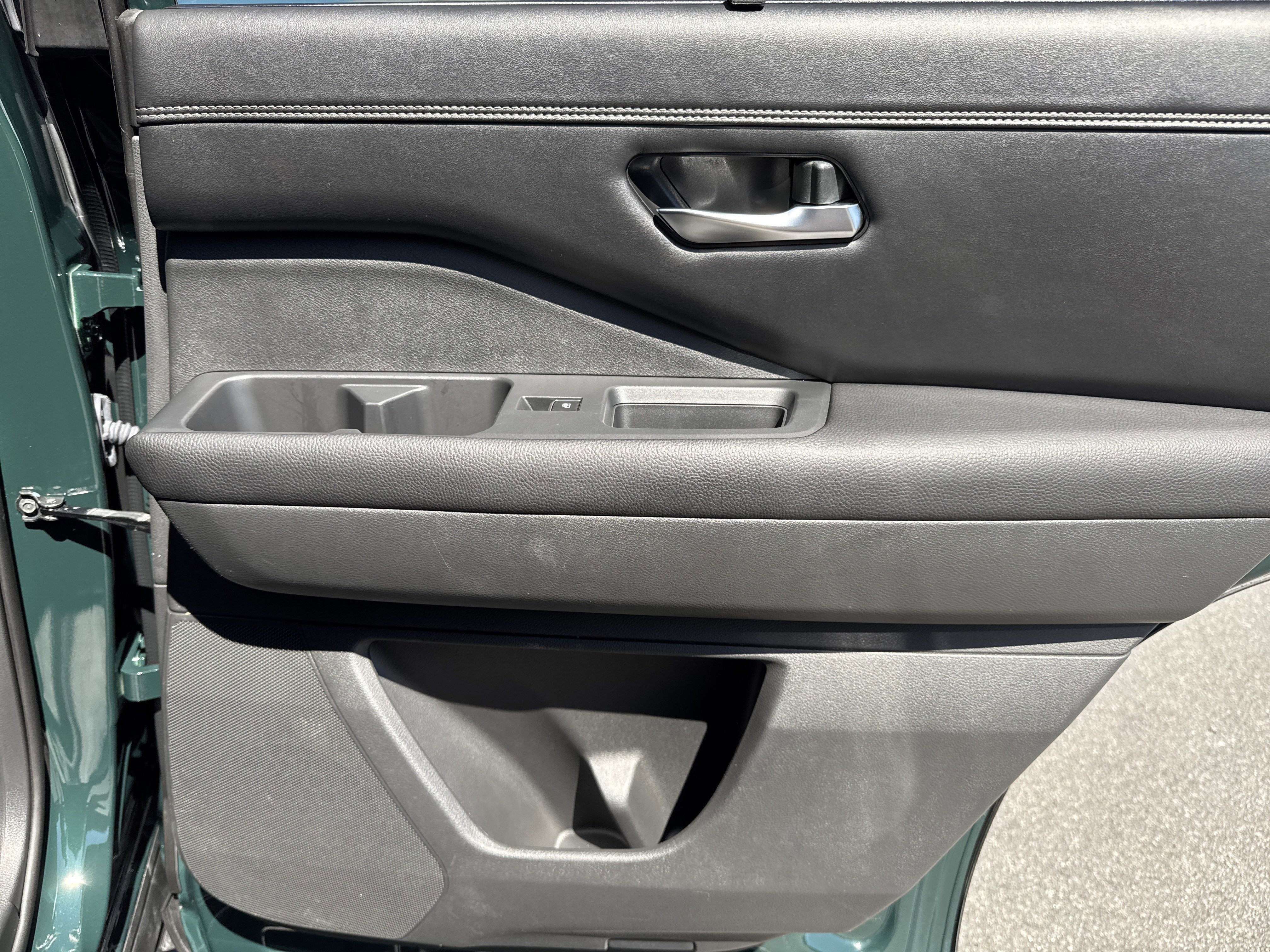 Used 2023 Nissan Pathfinder Platinum image 22