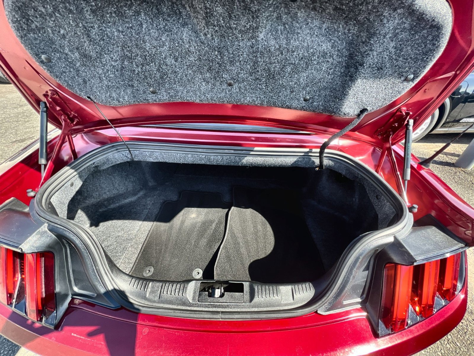 Used 2017 Ford Mustang Premium image 24