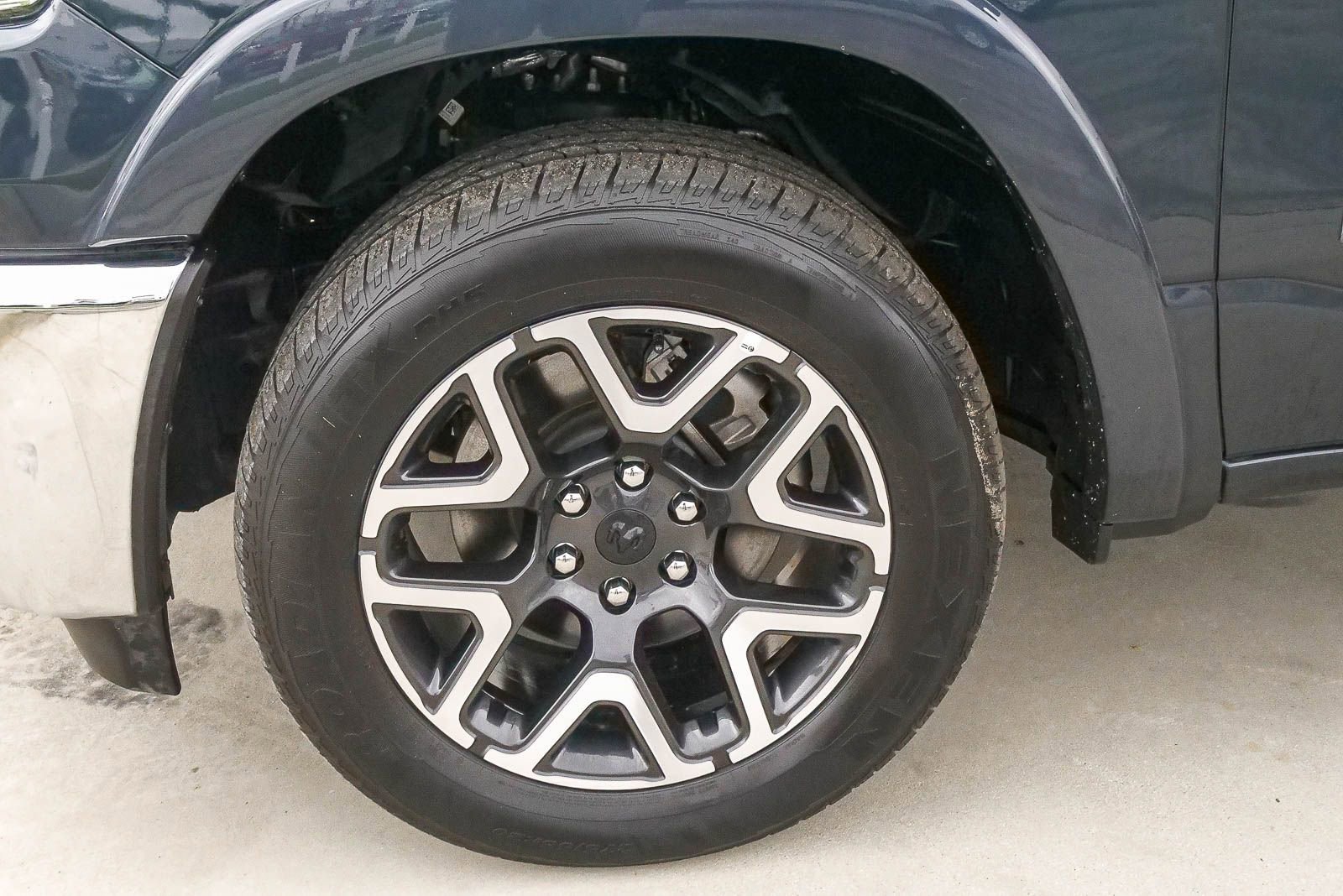 Used 2025 RAM 1500 Laramie image 5