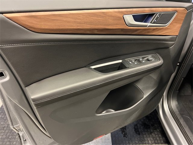 New 2026 Volkswagen Taos SE image 7