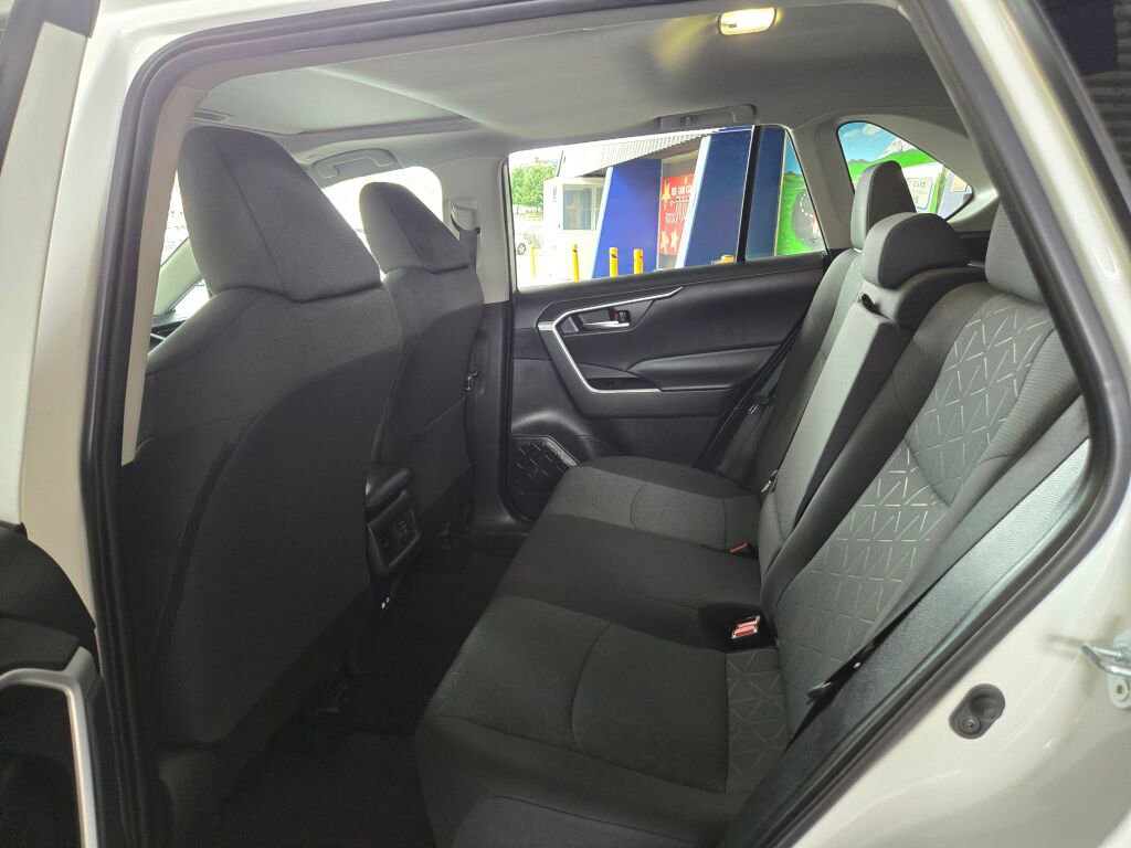 Used 2024 Toyota RAV4 XLE w/ Convenience Package image 10